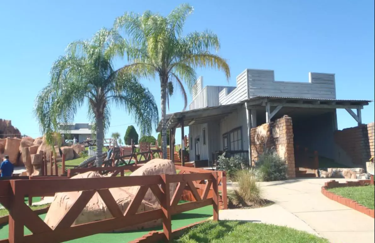 Mini Golf for 1, 2, or 4 People at Bonanza Golf