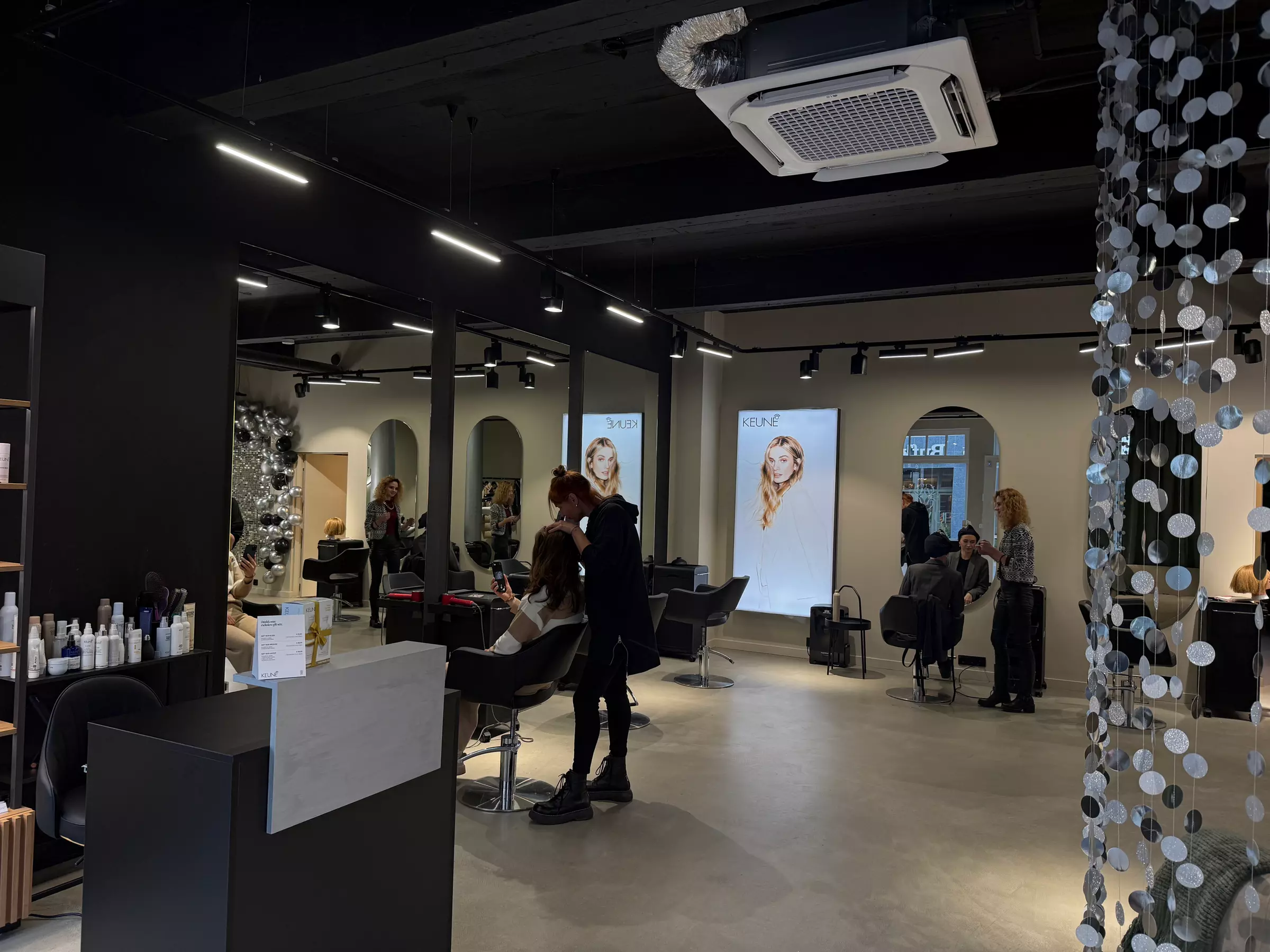 Tot 35% korting op  bij Glow Up Hair Lounge - Primary Image
