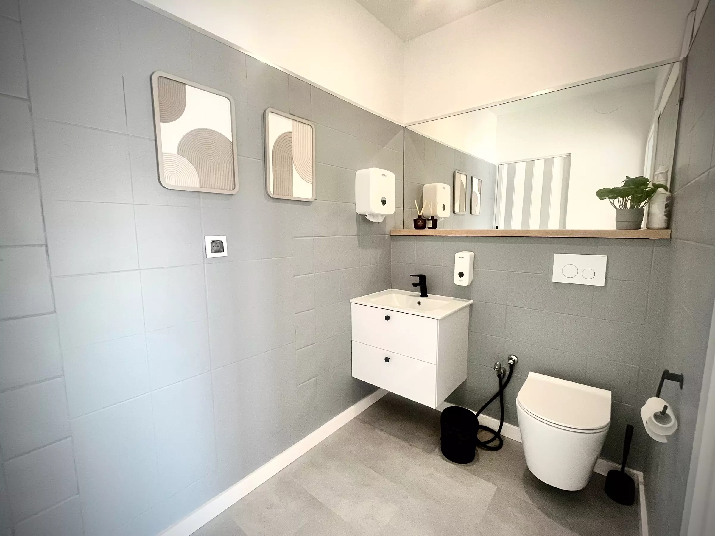 Wybielanie zębów lampą LED lub metodą nakładkową