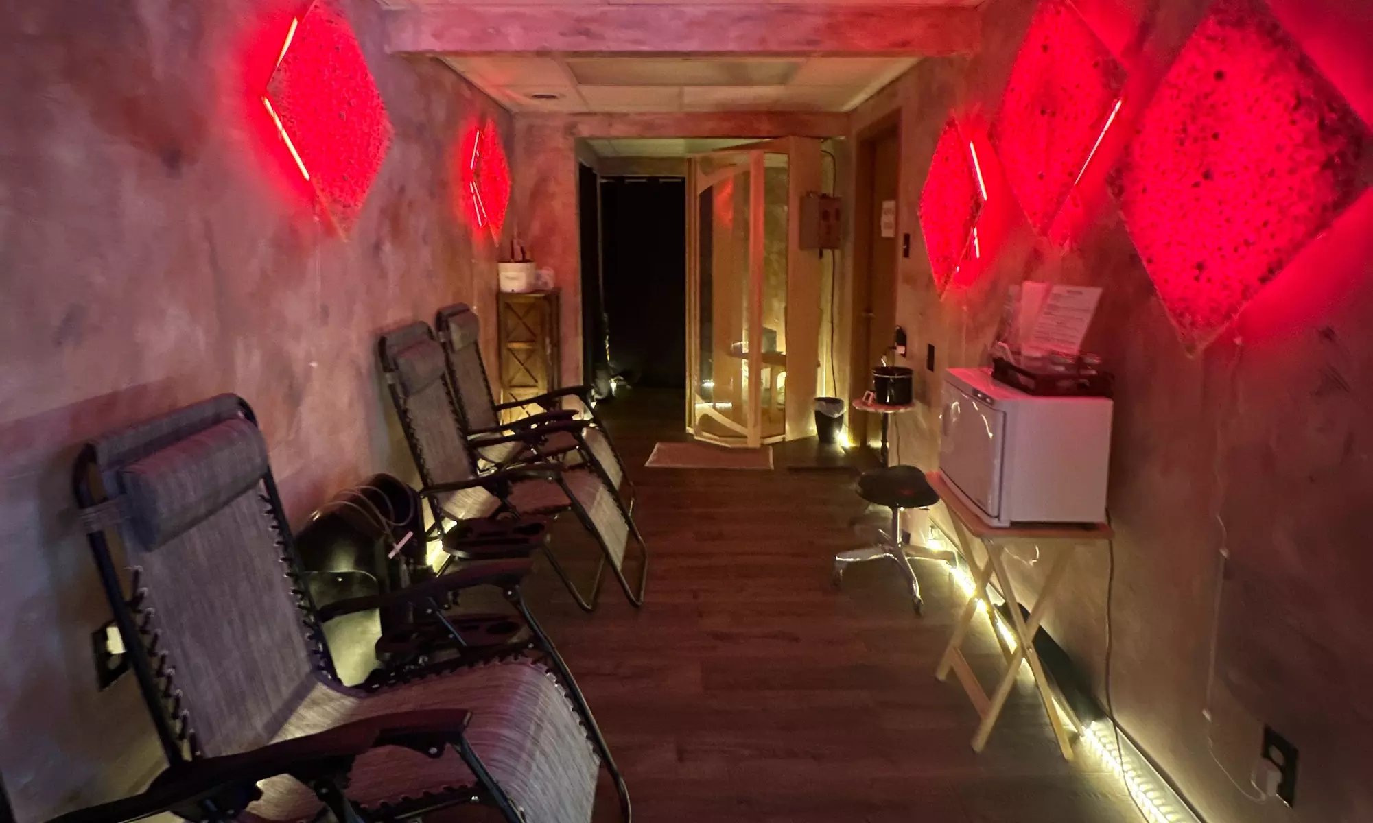 Salt Booth & Oxygen Bar Sessions for Pure Relaxation and Relief 