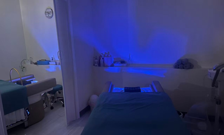 Image 4: 60, 90 or 120 Min VIP Head Spa Package with Massage on Upper-Back + Facial at U&M Spa - Up to 30% OFF