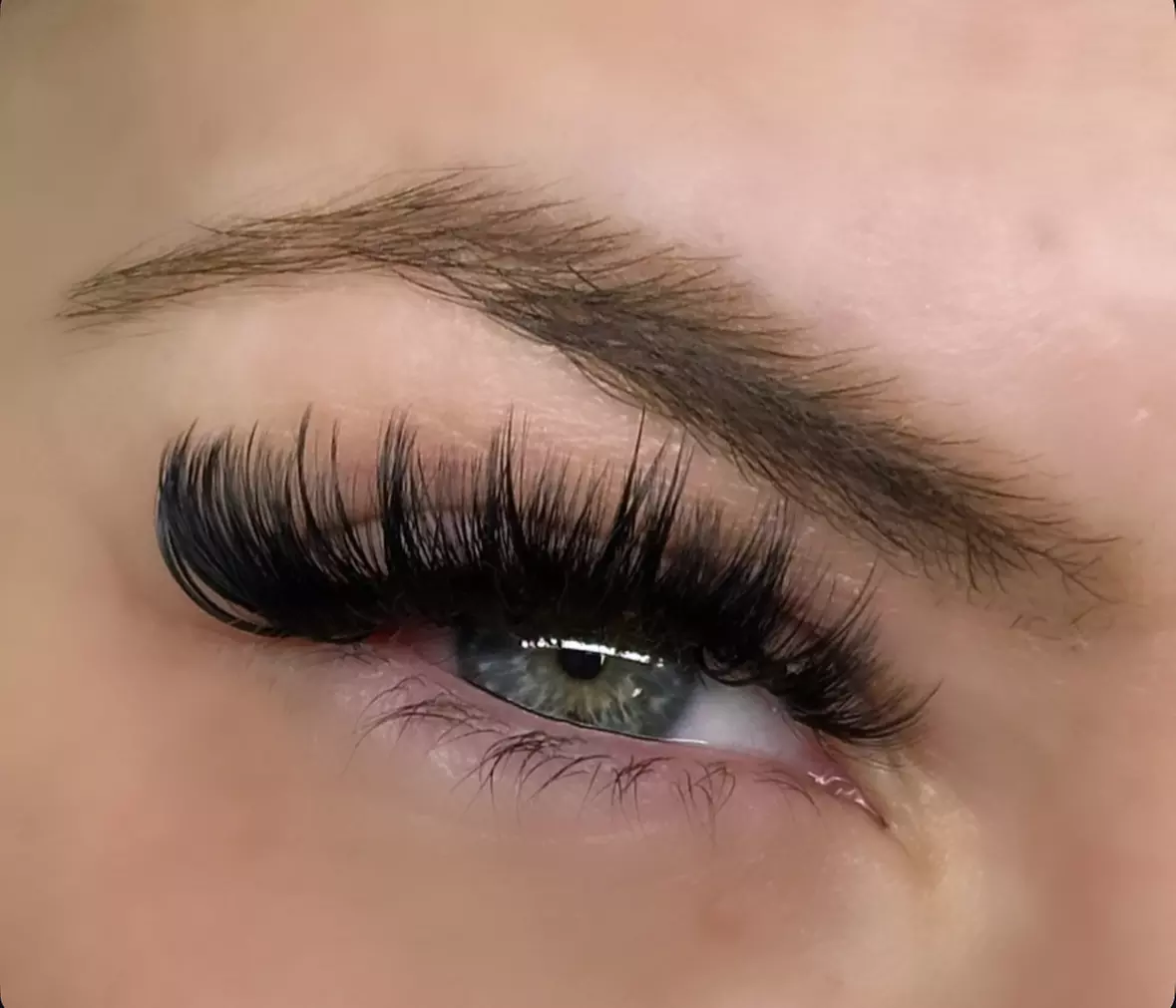 Get Classic, Hybrid, Volume ,or Mega Volume Eyelash Extensions