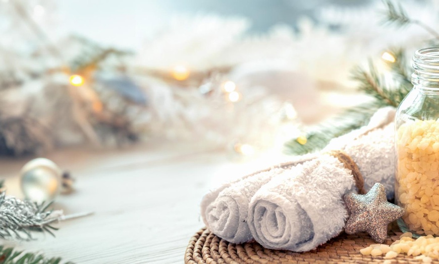 Image 2: Instant détente à Unieux : massage relaxant ou "Madinina Beach"