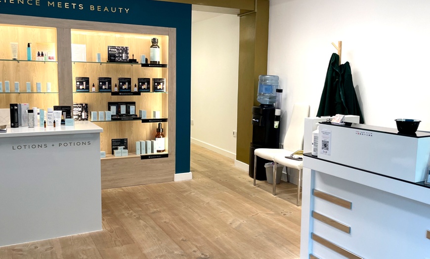 Image 4: Up to 44% Off on Facial - HydraFacial at Dermathetics