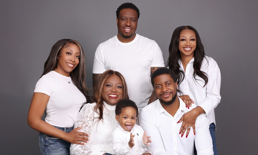 Image 5: Family Photoshoot With Canvas Print 