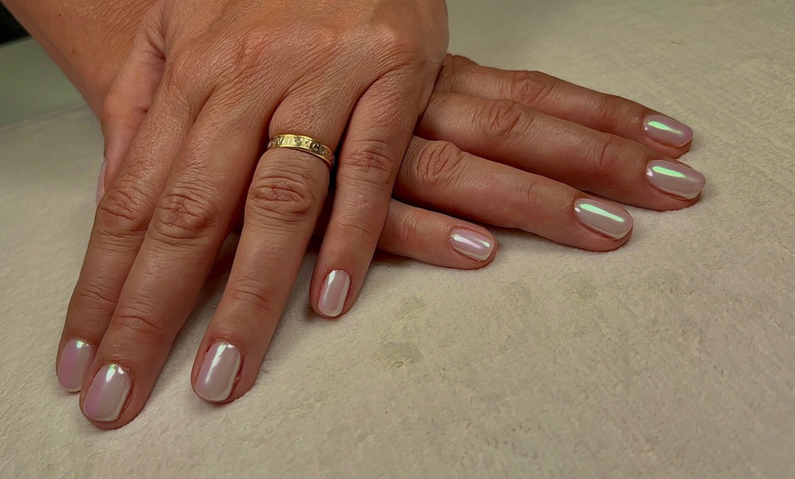 Image 1: Séance de renfort sur ongle naturel avec Morgane nails