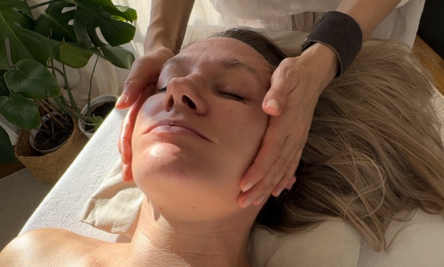 Image 2: Masaż Korugi z osteoplastyką: 120 minut dla młodszego wyglądu