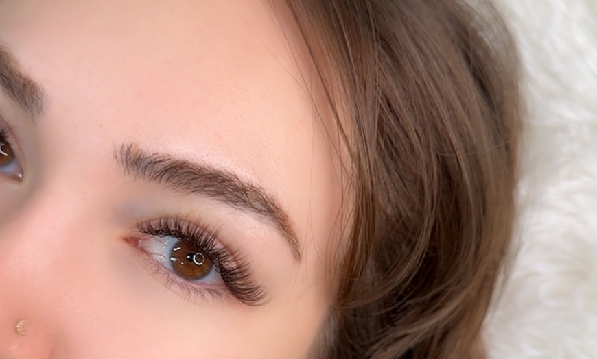 Image 3: Enhance Your Eyes: Wet Set Full Set and $20 Off Your Next Fill