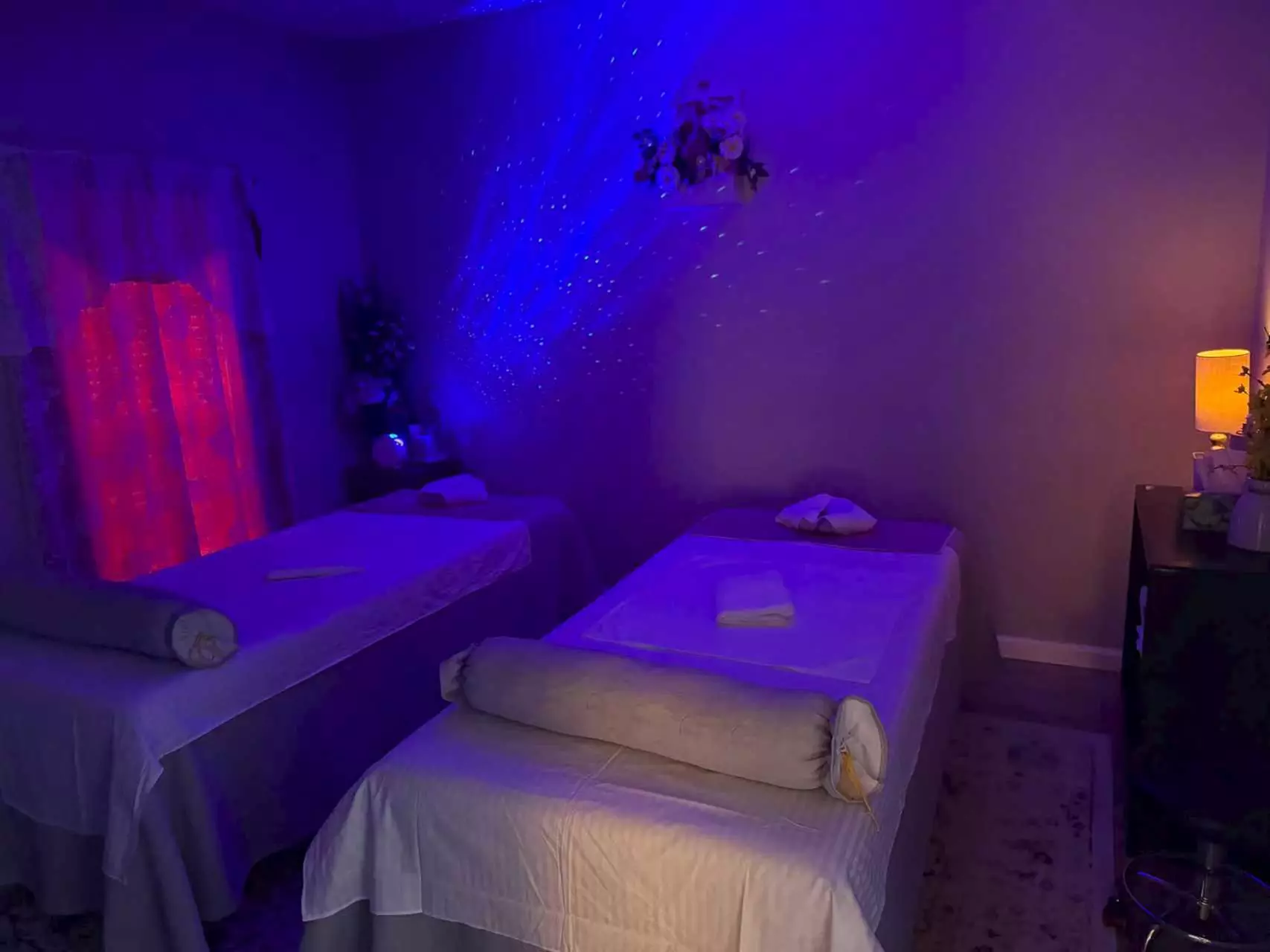 60-Minute Therapeutic Body Massage with Essential Oil and Hot Stones
