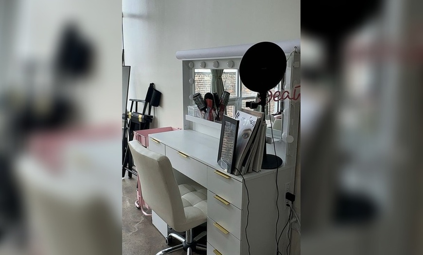 Image 4: Get Your Glow: 1, 2, or 4 Signature Studio Spray Tans for Face & Body