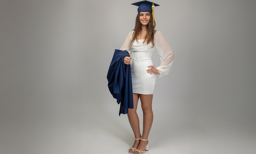 Image 3: Get a Studio Graduation Photo Session with 5 or 10 Pictures