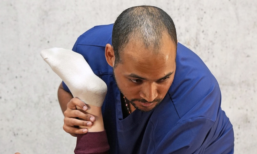 Image 4: 1 or 2 60-/90‑Min Swedish, Deep Tissue/Sports Massage w/ Aromatherapy