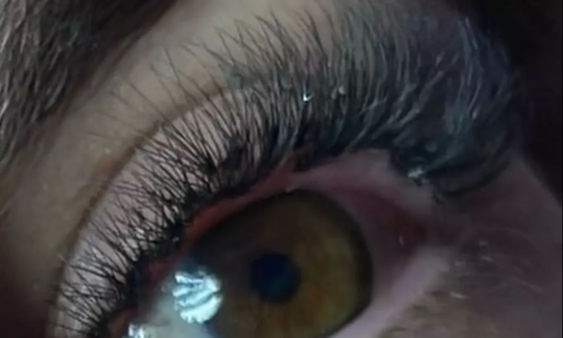 Sesión de extensiones de pestañas con opción a retoque