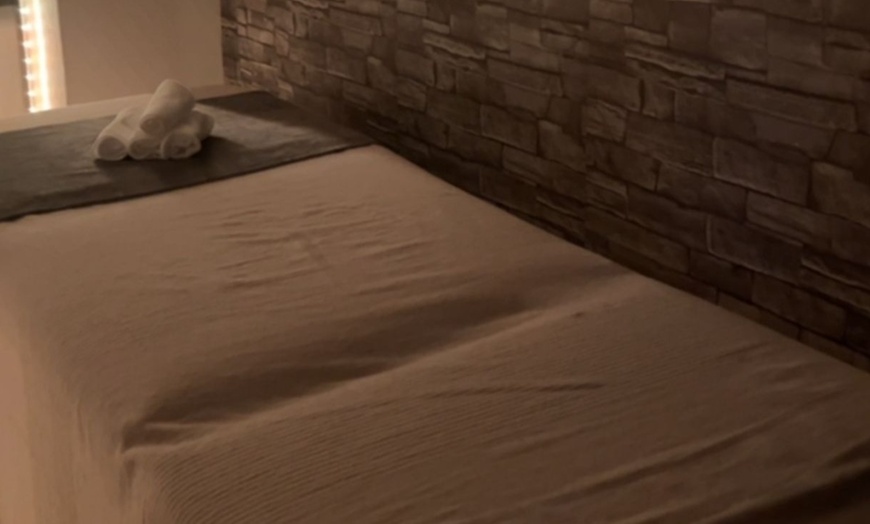 Image 2: 2 o 4 sesiones de 50 minutos de maderoterapia a elegir para 1 persona