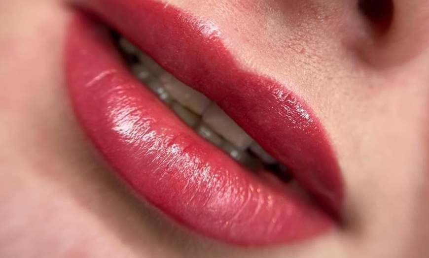 Image 2: Groupony zniżkowe na makijaż permanentny