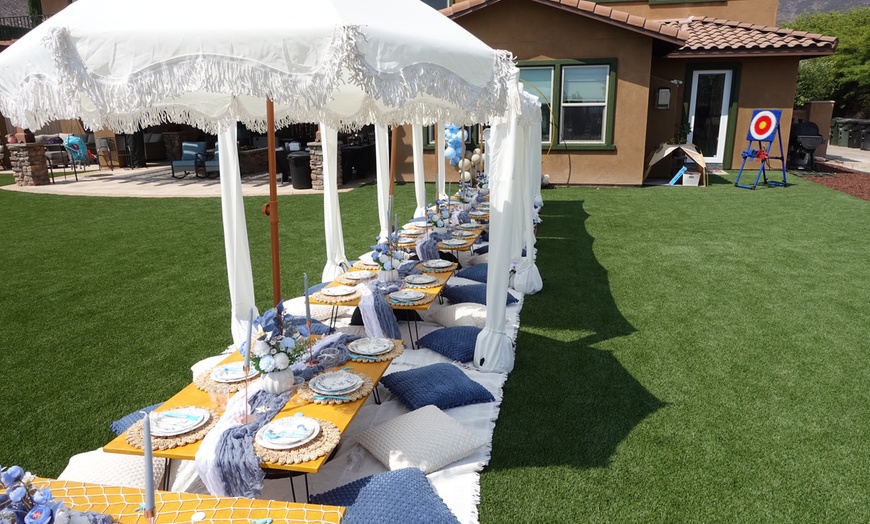 Image 1: Luxury Outdoor Dining for Two w/ Custom Décor at Dynamite Luxe Events
