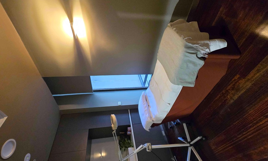 Image 5: Deluxe Facial + Optional Spa Manicure or Pedicure or Tension Massage