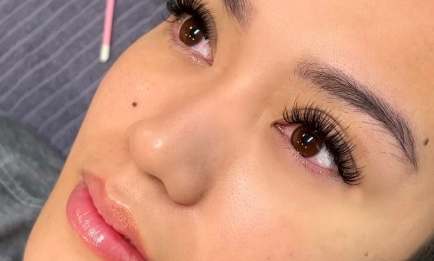Image 2: Up to 34% Off on Eyelash Extensions at MYLASHBAE