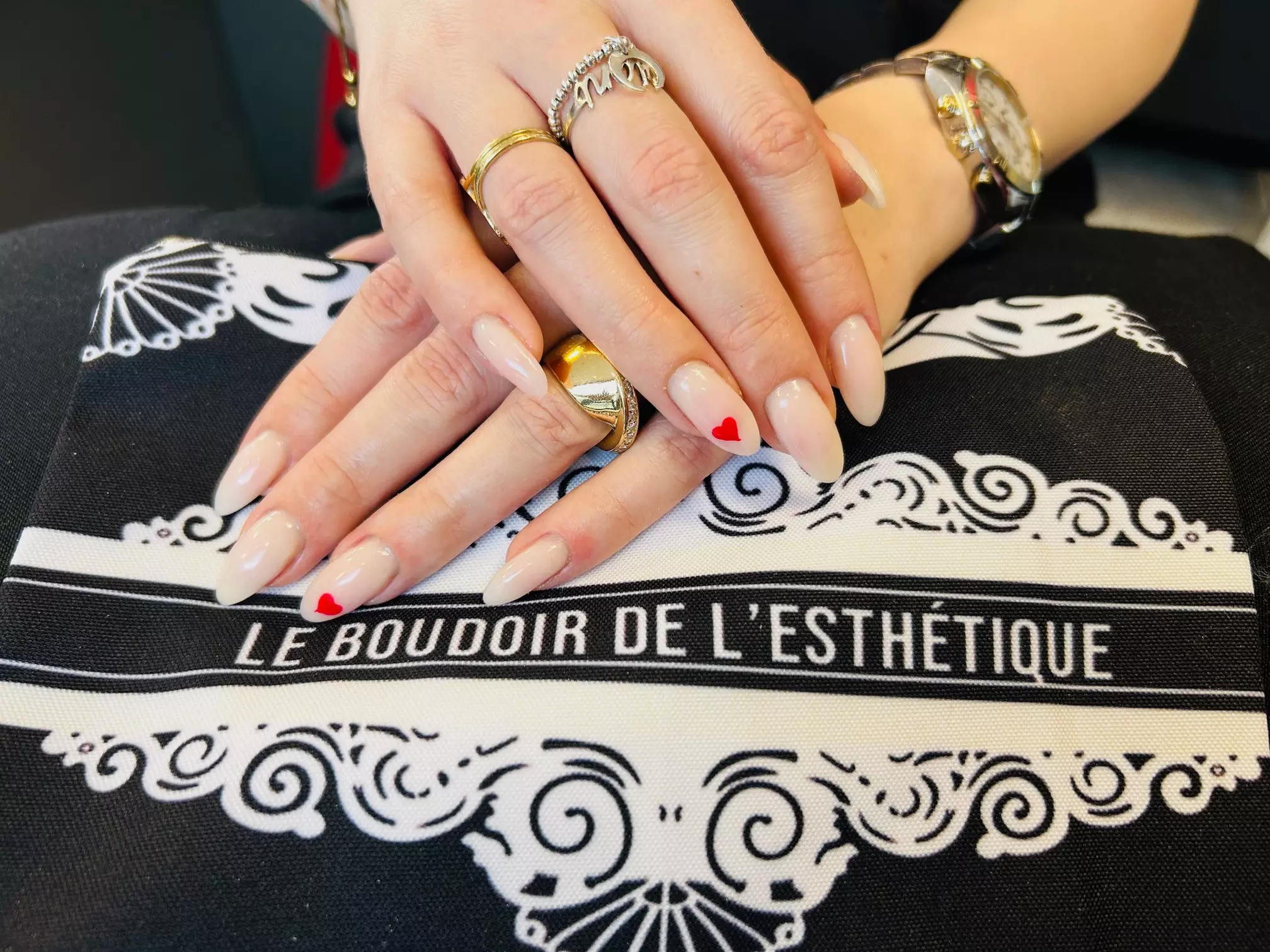 Beauté des mains ou des pieds avec vernis semi-permanent au Boudoir de l’Esthétique (38% de remise) - Primary Image