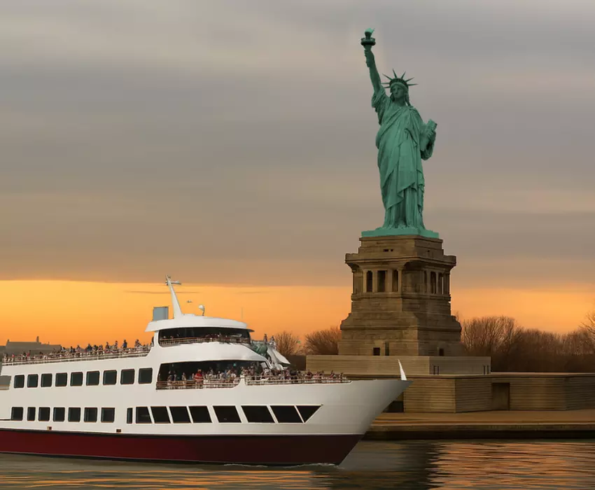 Enjoy a Scenic NYC Evening Cruise with Iconic Views During Sunset