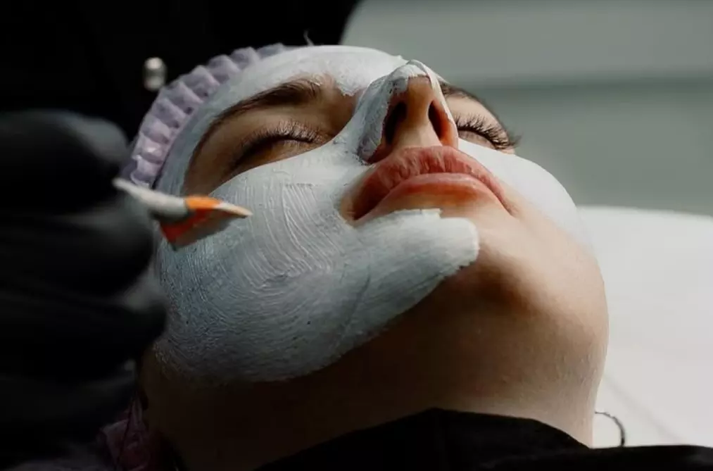 Hasta 74% de dto. en Tratamiento facial - Tratamiento facial hidratante en Mimarte Estudio