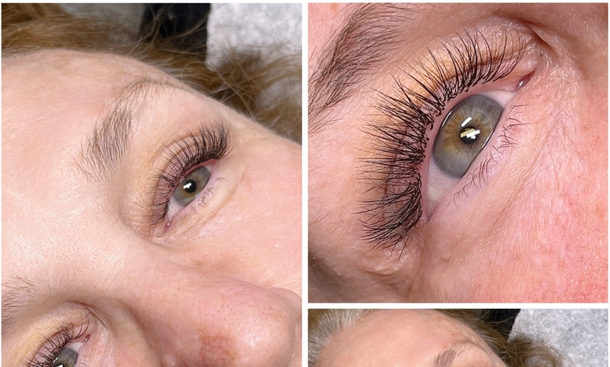 Image 1: Up to 55% Off on Eyelash Extensions at Silklashnbrow