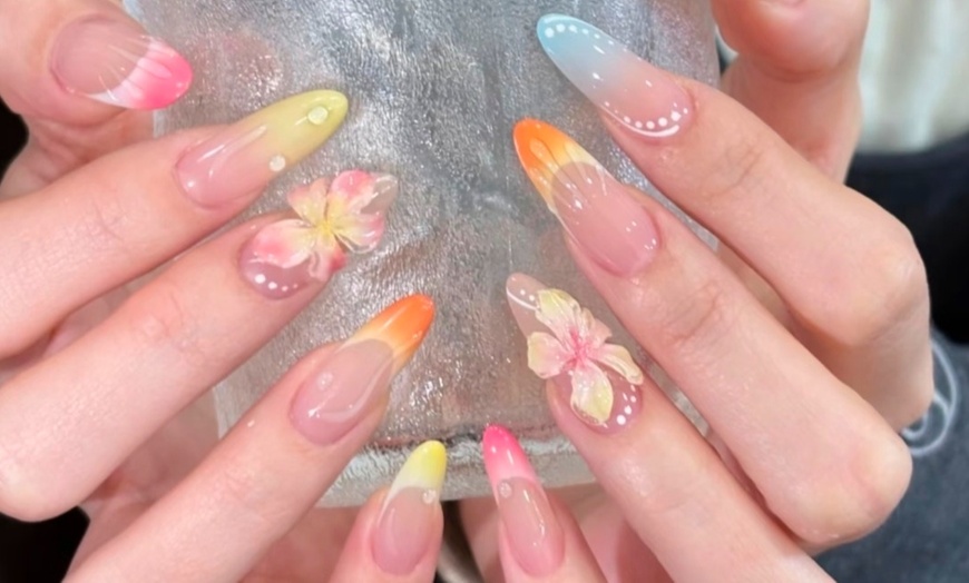 Image 6:  Choose from Manicure or Eye Color/ Gel Shellac Change
