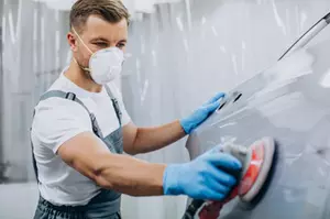 Redressage, réparation de rayure profonde, préparation et peinture sur 1 ou 2 éléments (jusqu'à 43% de remise)