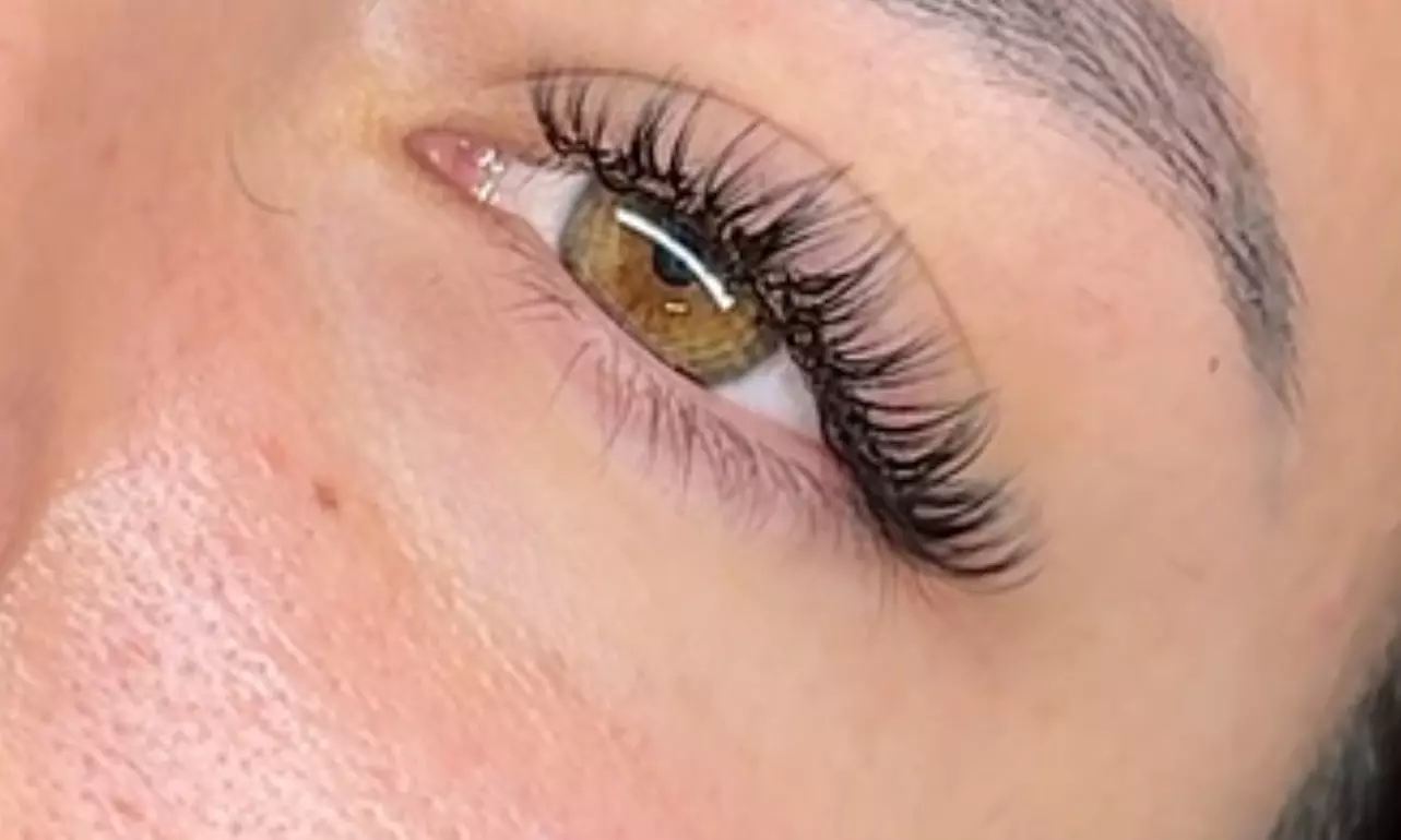 Sidi_Hair_Studio offers full, hybrid, or volume mink eyelash extensions with up to 62% off for a glamorous new look - Second Medium