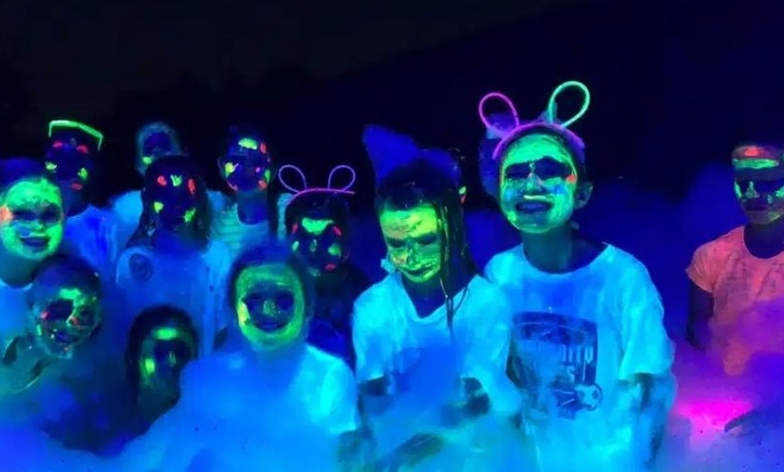 Image 5: Foam Party Bash Specials – One or Two Hours of Bubbly Fun for Kids
