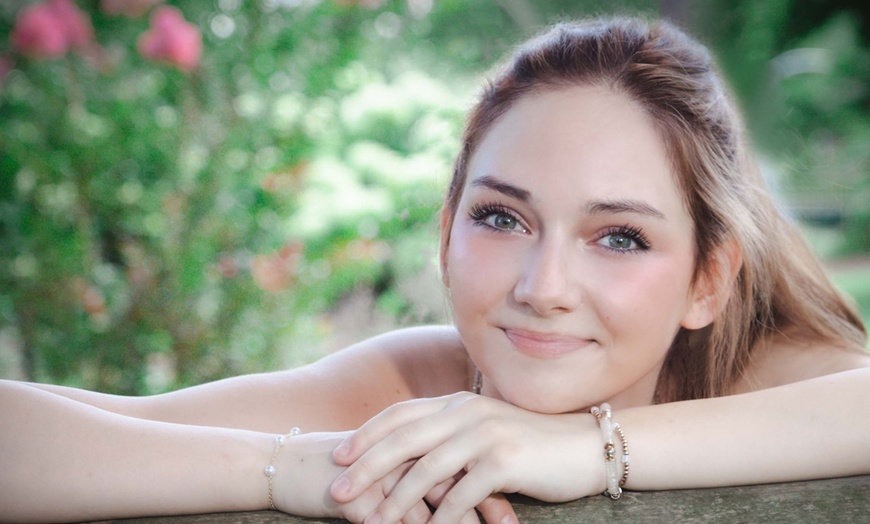 Image 8: Outdoor Photo Shoot: Capture Special Moments in Stunning Locations