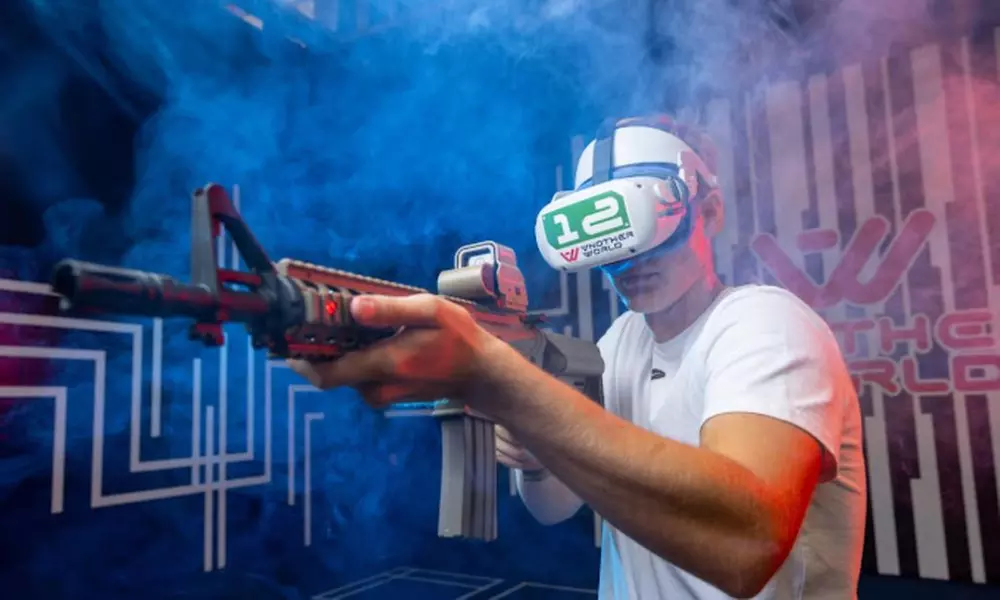 Full-Body VR Immersive Multiplayer Experience for 5-10 People