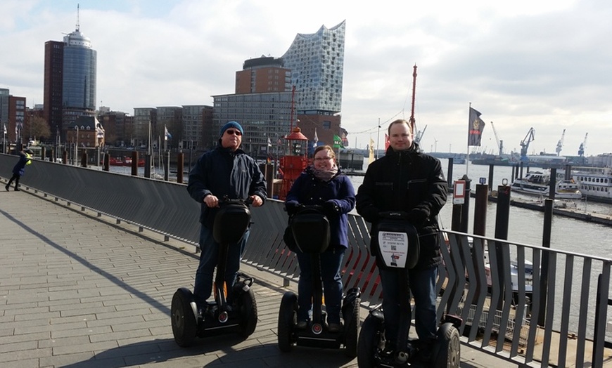 Image 3: 120 Min. Segway-Tour HafenCity