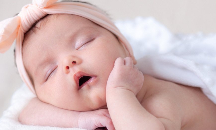 Image 11: Baby Photoshoot with Six Prints