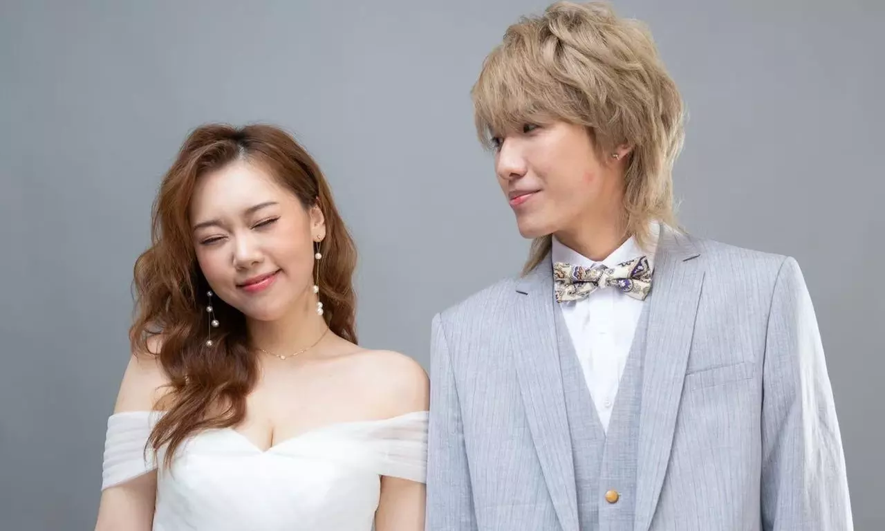 Enjoy Valentine’s Day Indoor Couple Photoshoot Special Package