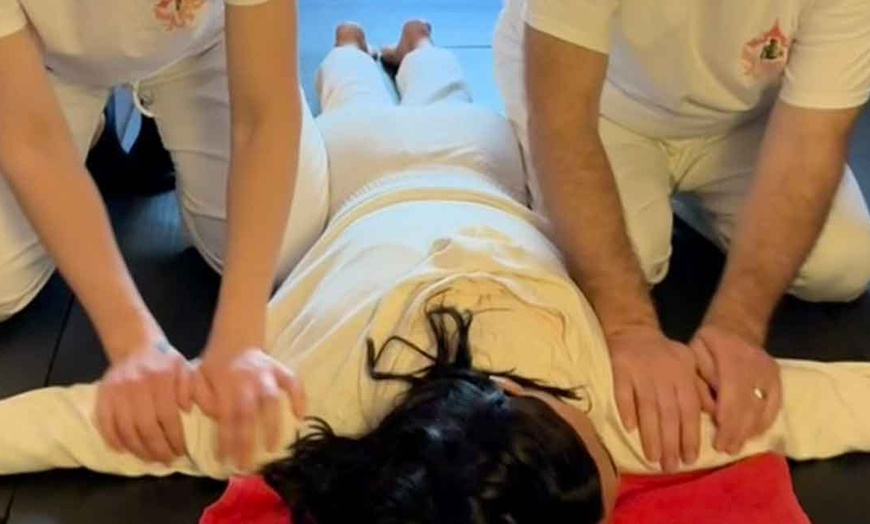 Image 4: Rejuvenate with 60 or 90-Min Couples or 4-Hands Thai Massage Session