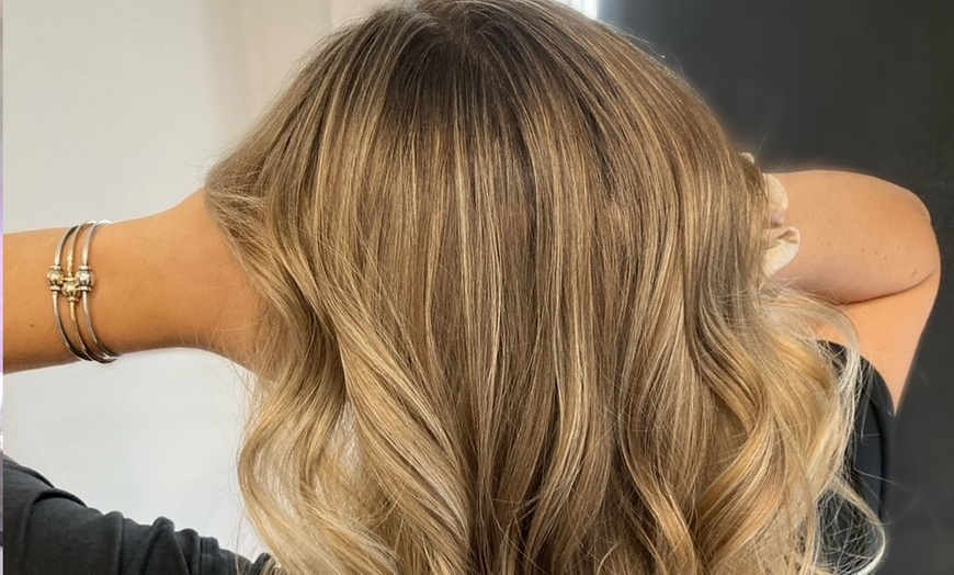 Image 2: Up to 30% Off on Salon - Beauty Package with Choice of Service(s) at Best U Salon