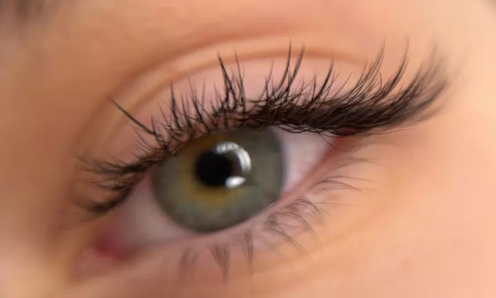 Konsultacja online z przedłużania rzęs przed zabiegiem