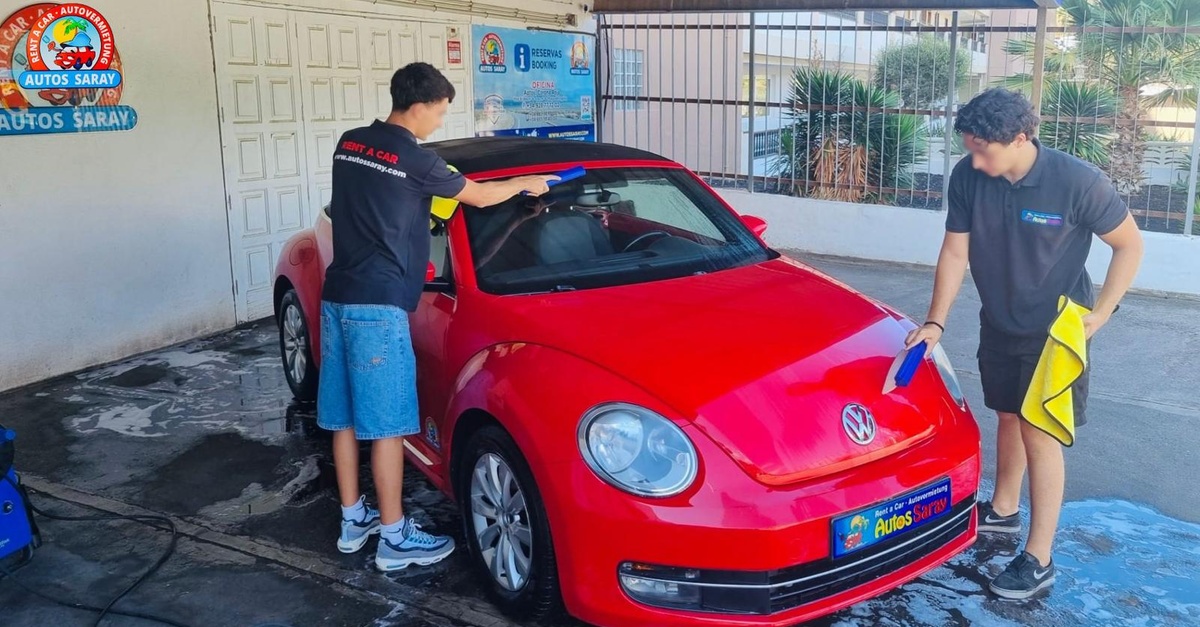 Lavado integral de coches en Las Palmas con limpieza interior y exterior
