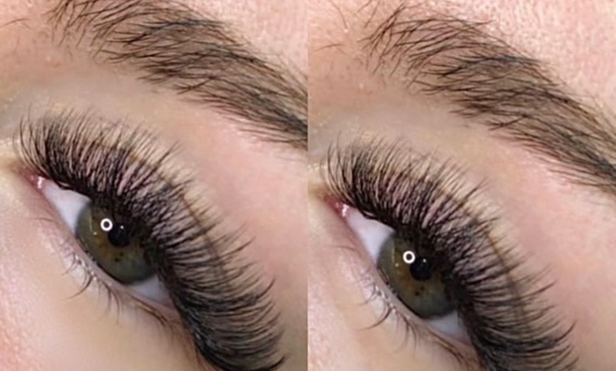 Image 1: Full Set of Eyelash Extensions with 3D or 6D Volumes and Two Week Fill