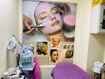 One 90-Minute Facial