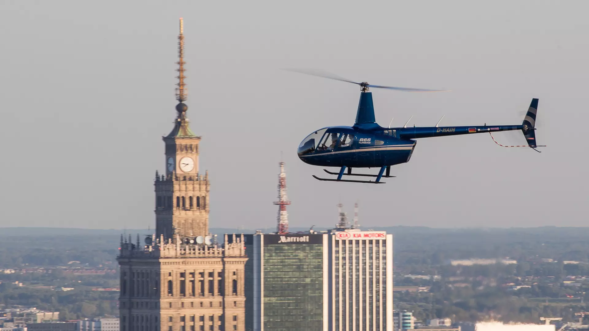 Podziwiaj piękno Warszawy podczas lotu helikopterem