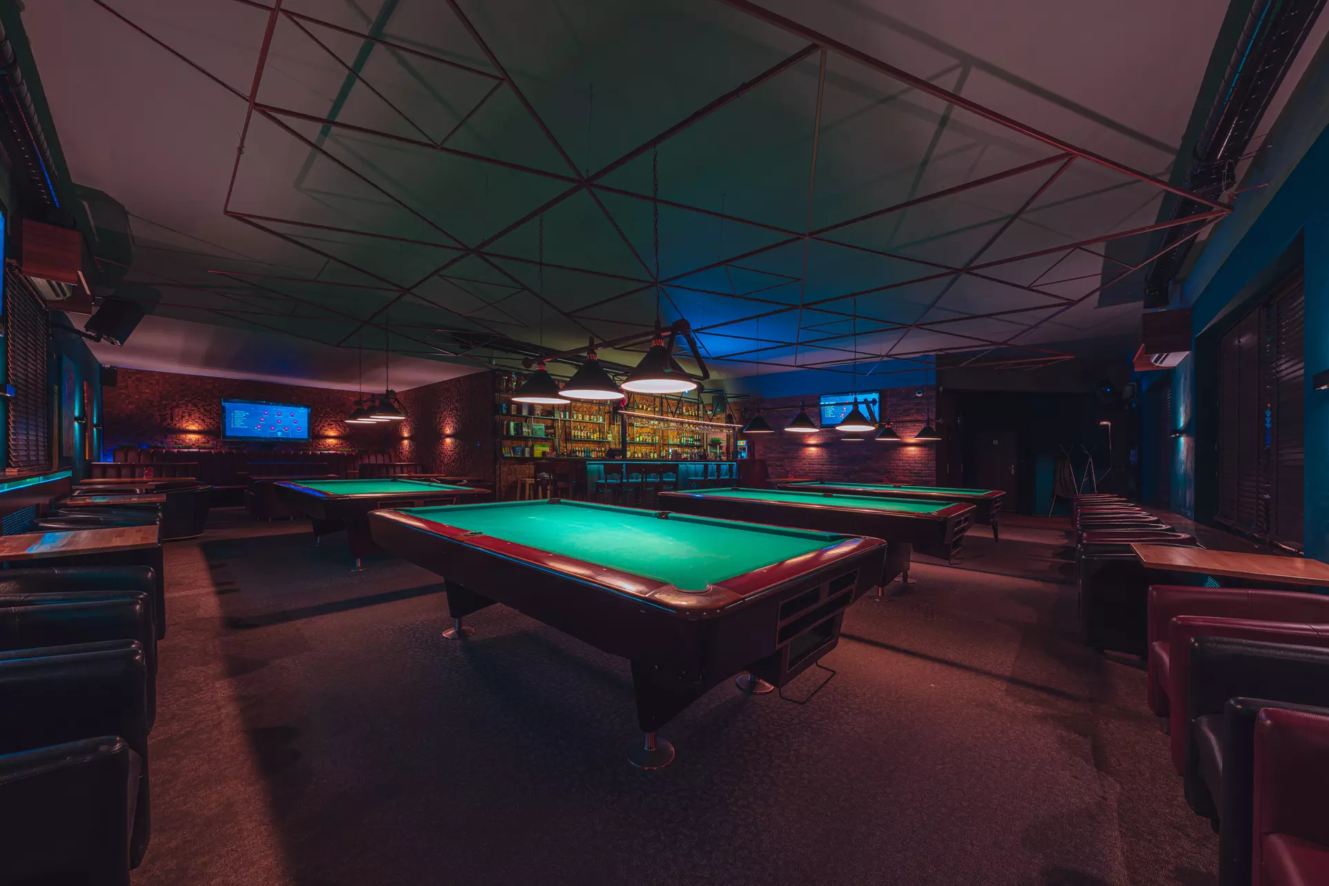 Bilard: godzina gry za 28 zł i więcej w Klubie Pictures (do -36%)