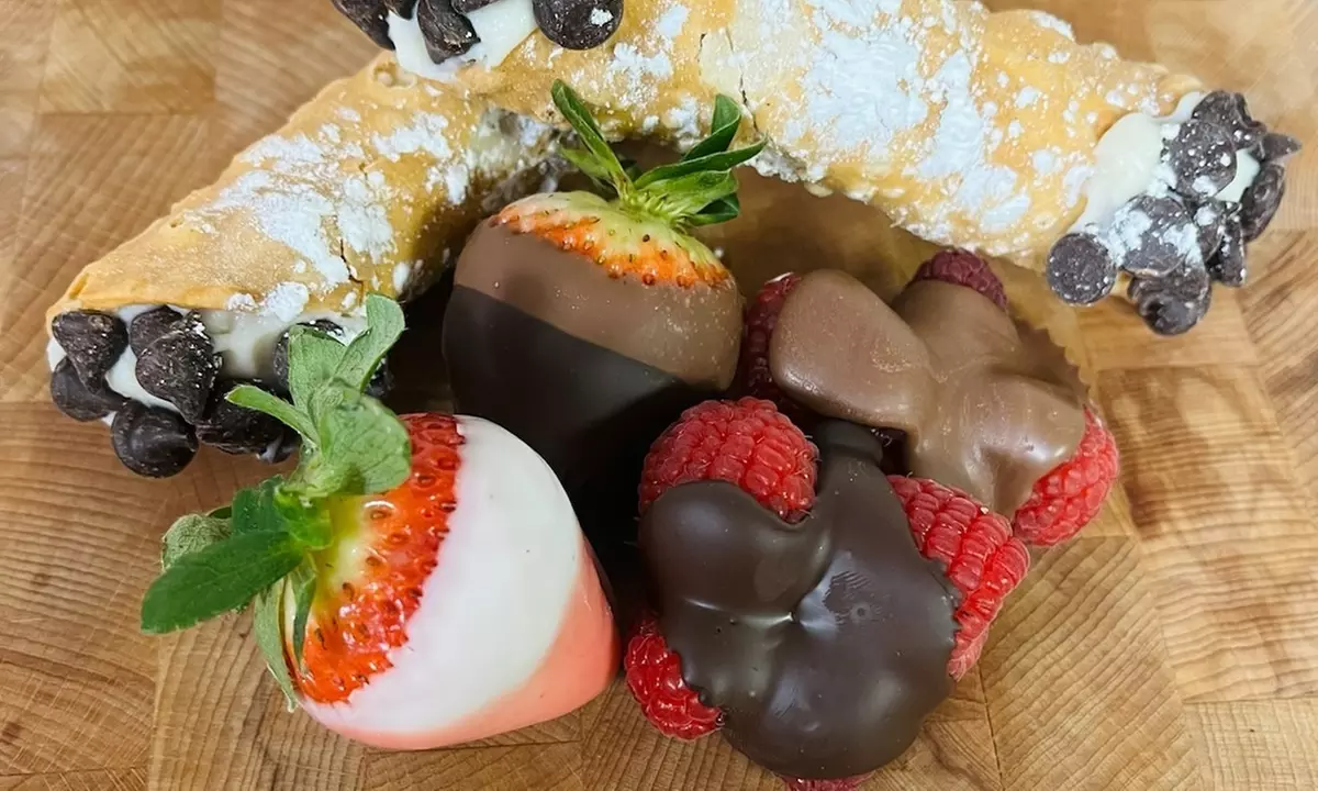 Delicious Desserts for Any Day: Cupcakes, Cookies & More