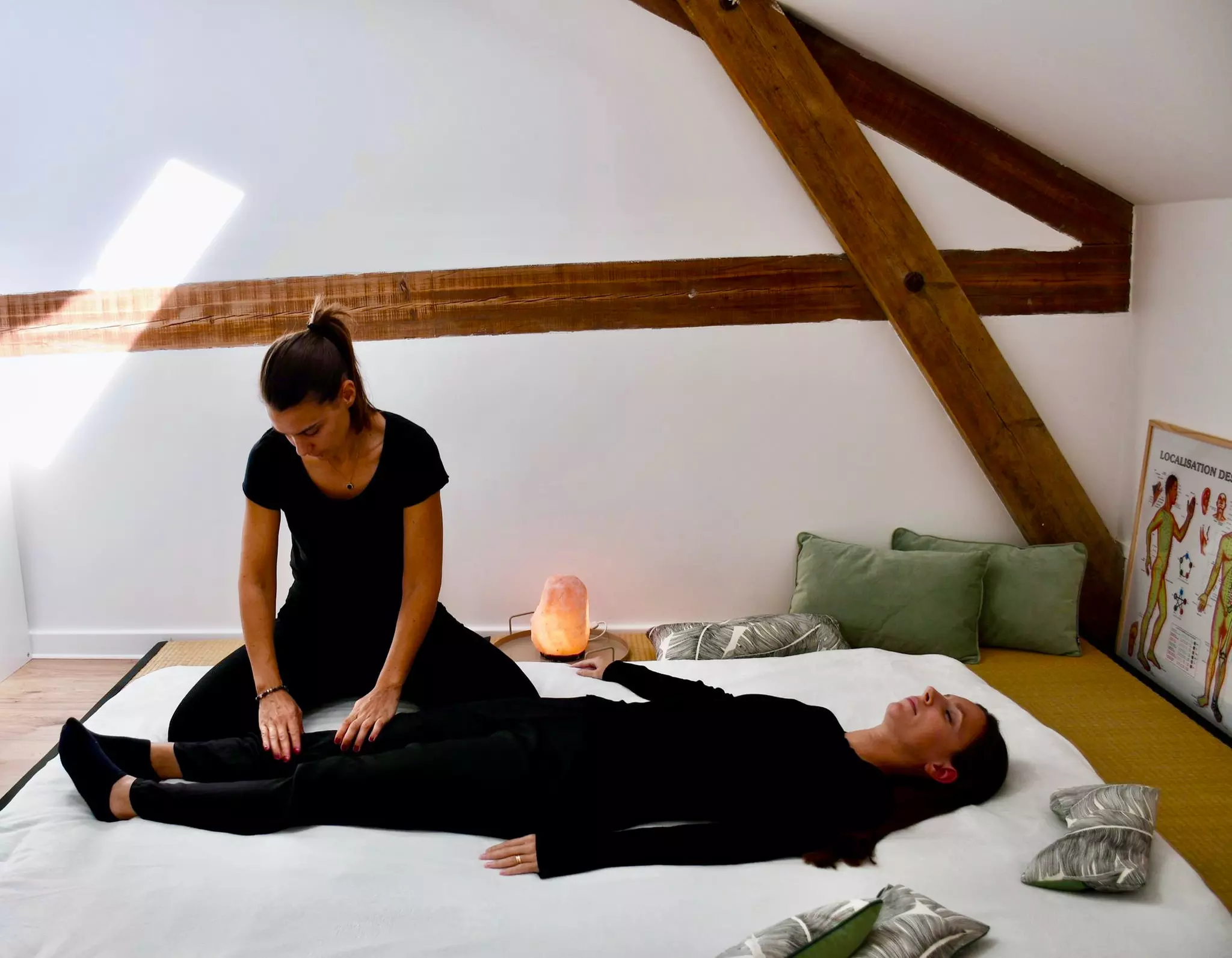 Bien-être japonais : séance de shiatsu ou massage du dos ciblé