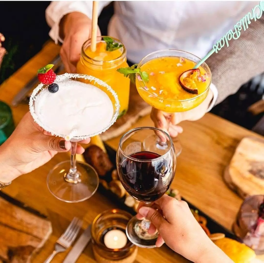 Voyage culinaire équato-colombien : entrée, plat et dessert