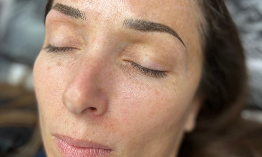 Image 1: Perfect Your Look with Eyebrows, Lips & Liner