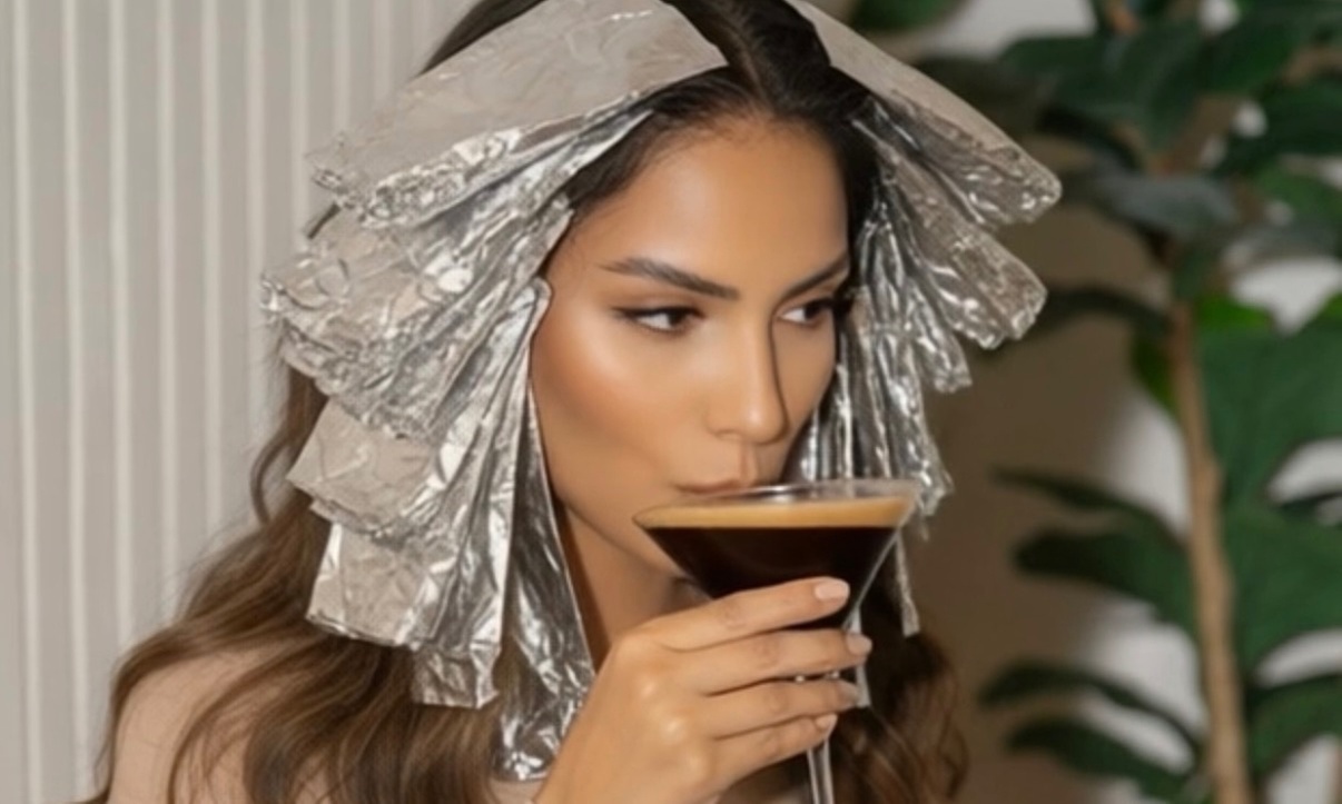 Custom Color, Highlights & Haircut for a Luminous, High-Gloss Finish