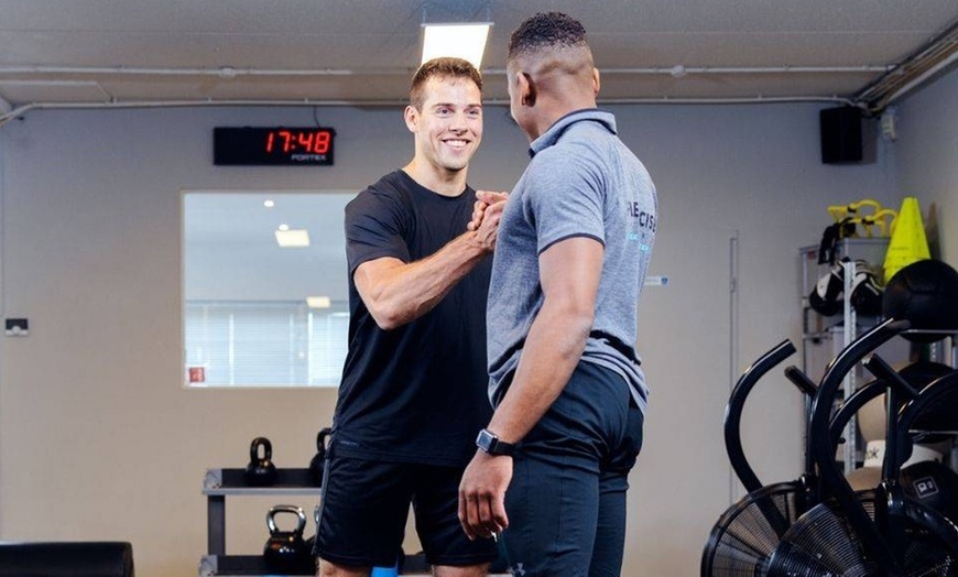 Image 4: Werk samen aan een vitaal team met bedrijfsfitness op maat