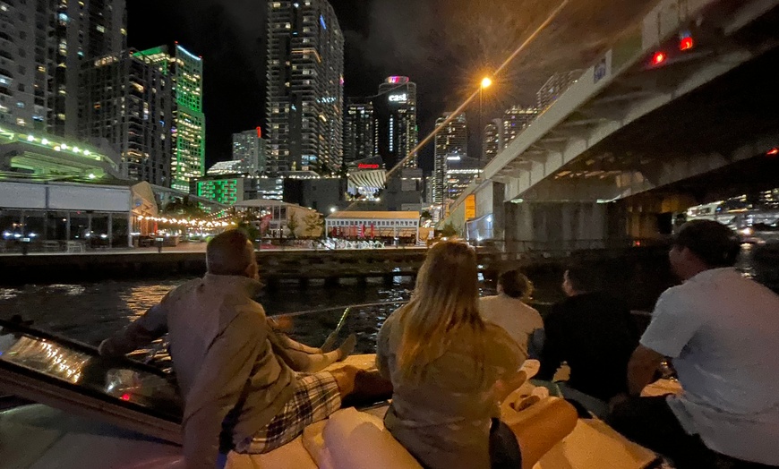 Image 3: Explore Miami's Waters with a 2  or 4 Hours Sea Ray 28'/31' or 32'/34' 